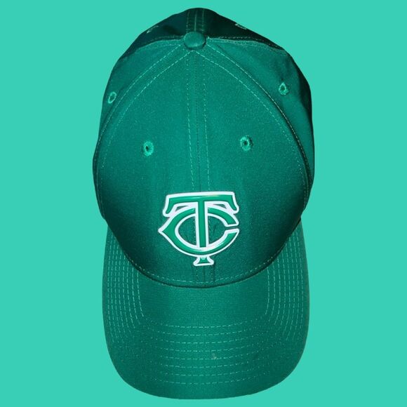 2018 New Era Minnesota Twins Green St Patricks Day Logo Adjustable Baseball Hat - Picture 9 of 12